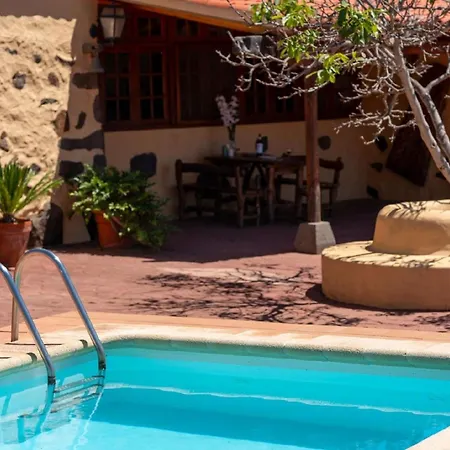 Kanarische Mit Pool Und Herrlicher Aussicht *